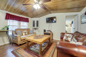 Cozy Waynesville Home with Porch by Blue Ridge Pkwy